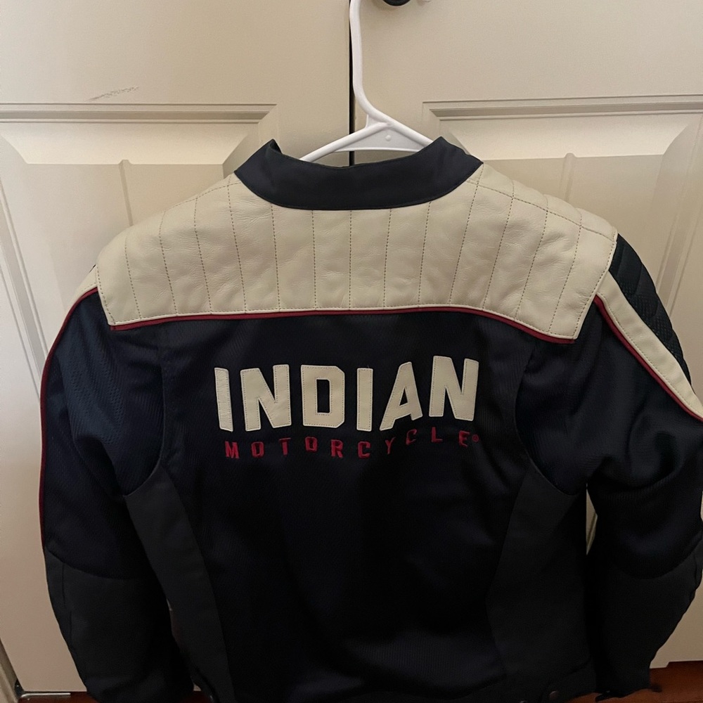 Leather women’s medium Indian motorcycle jacket size medium nwot
